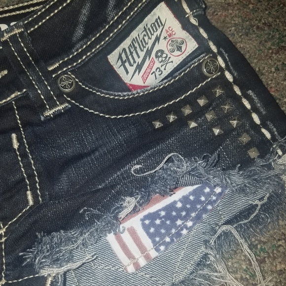 Affliction shorts - Picture 4 of 4